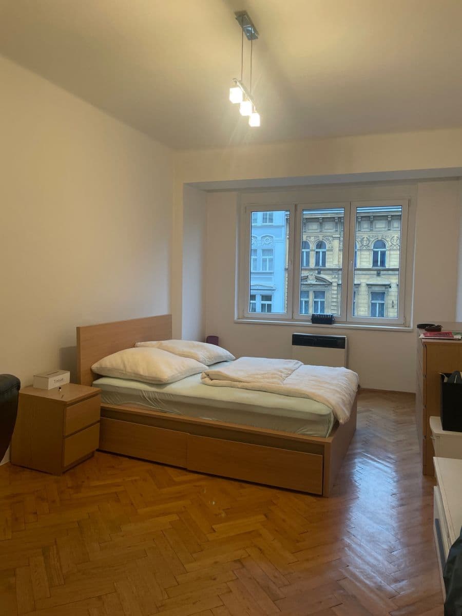 Pronájem bytu 2+kk 54 m², 28. pluku, Praha, Praha Pronájem bytu 2+kk 54 m², 28. pluku, Praha, Praha