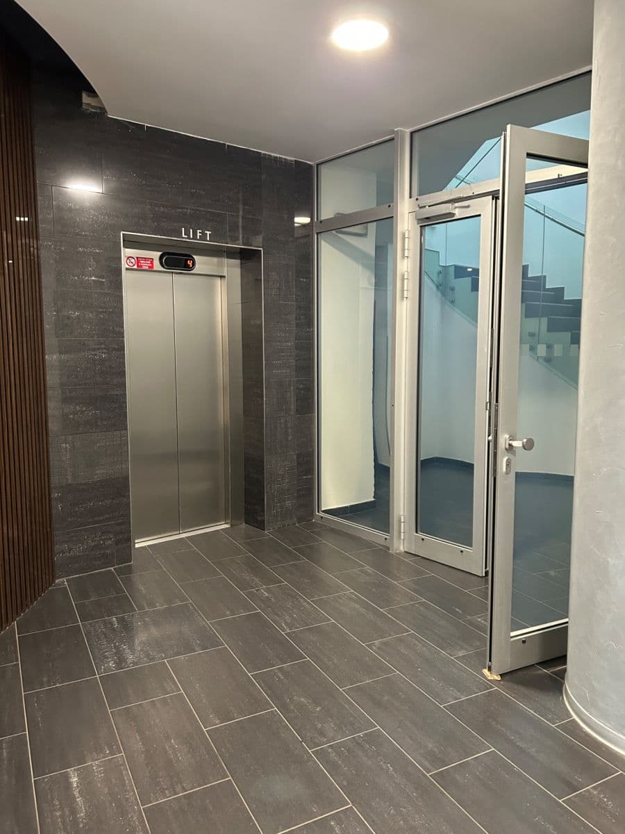 Pronájem bytu 1+kk 27 m², Suchdolské náměstí, Praha, Praha Pronájem bytu 1+kk 27 m², Suchdolské náměstí, Praha, Praha