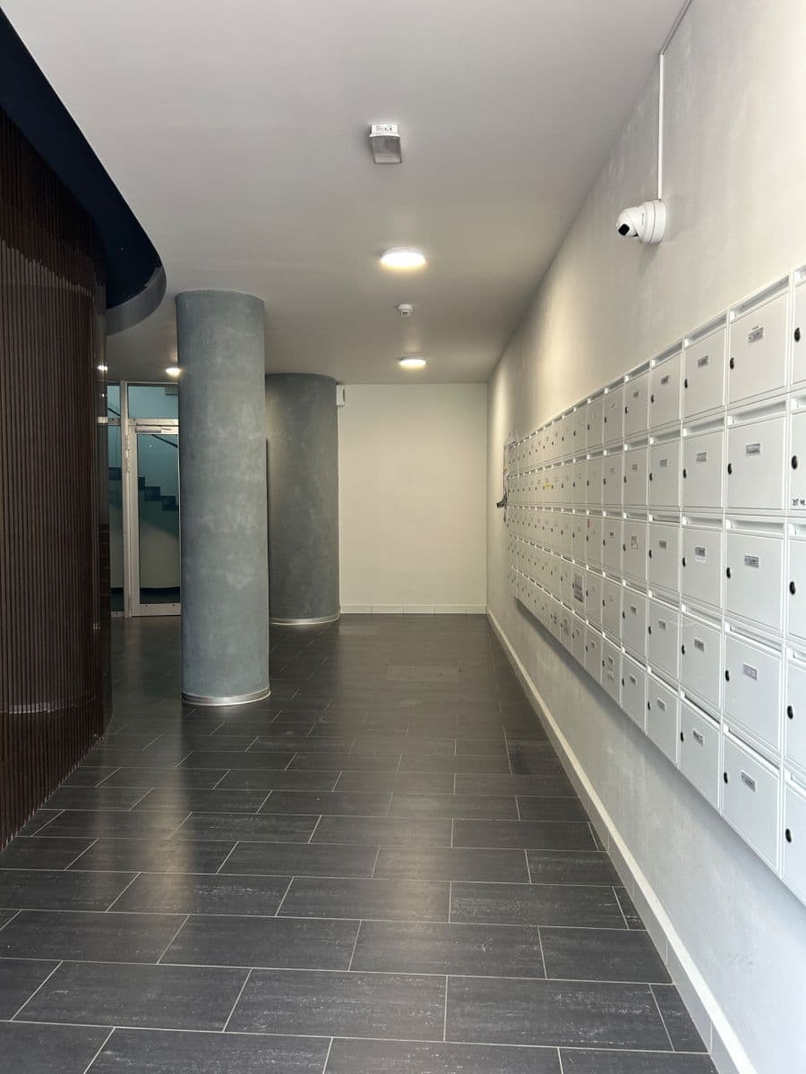 Pronájem bytu 1+kk 27 m², Suchdolské náměstí, Praha, Praha Pronájem bytu 1+kk 27 m², Suchdolské náměstí, Praha, Praha