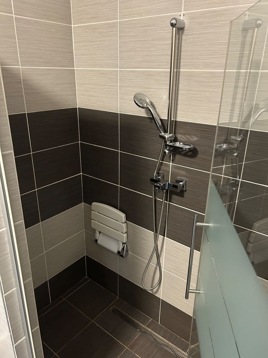 Pronájem bytu 1+kk 27 m², Suchdolské náměstí, Praha, Praha Pronájem bytu 1+kk 27 m², Suchdolské náměstí, Praha, Praha
