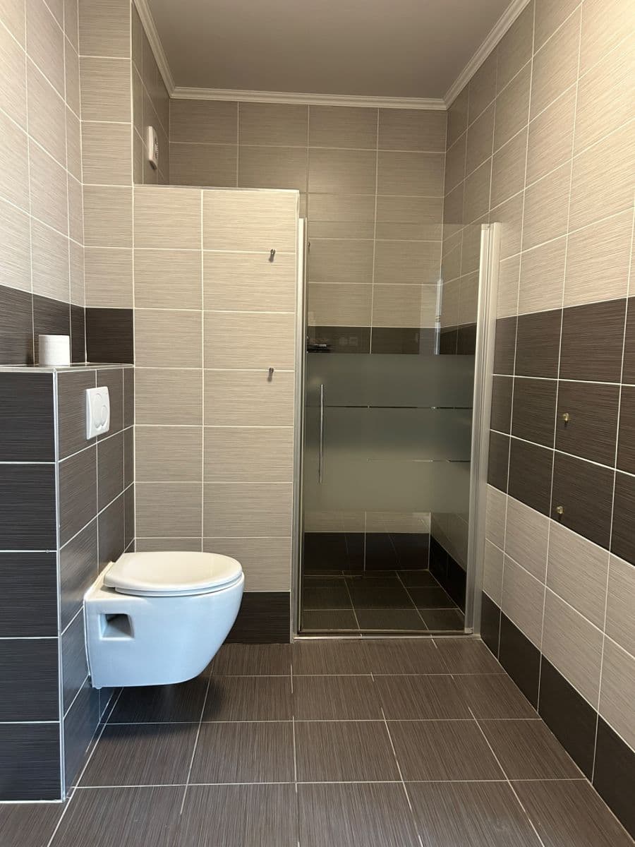 Pronájem bytu 1+kk 27 m², Suchdolské náměstí, Praha, Praha Pronájem bytu 1+kk 27 m², Suchdolské náměstí, Praha, Praha