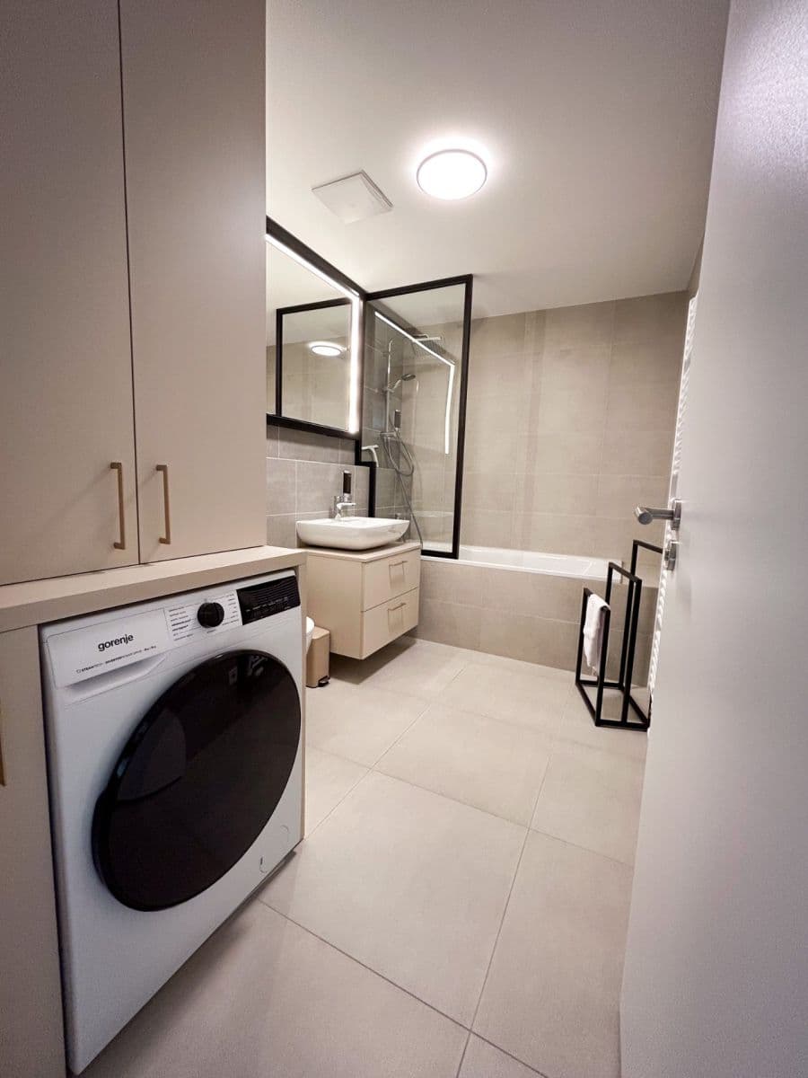 Pronájem bytu 1+kk 32 m², Olgy Havlové, Praha, Praha Pronájem bytu 1+kk 32 m², Olgy Havlové, Praha, Praha