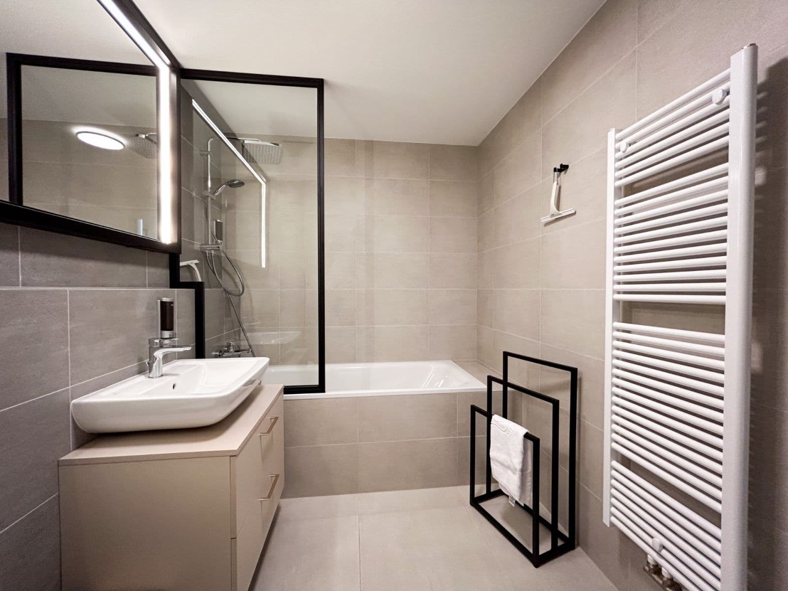 Pronájem bytu 1+kk 32 m², Olgy Havlové, Praha, Praha Pronájem bytu 1+kk 32 m², Olgy Havlové, Praha, Praha