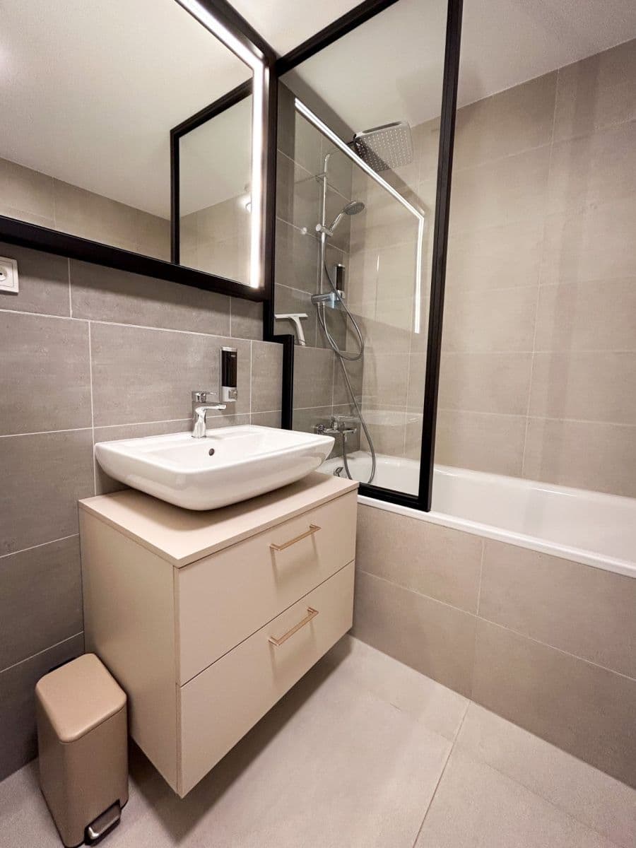 Pronájem bytu 1+kk 32 m², Olgy Havlové, Praha, Praha Pronájem bytu 1+kk 32 m², Olgy Havlové, Praha, Praha