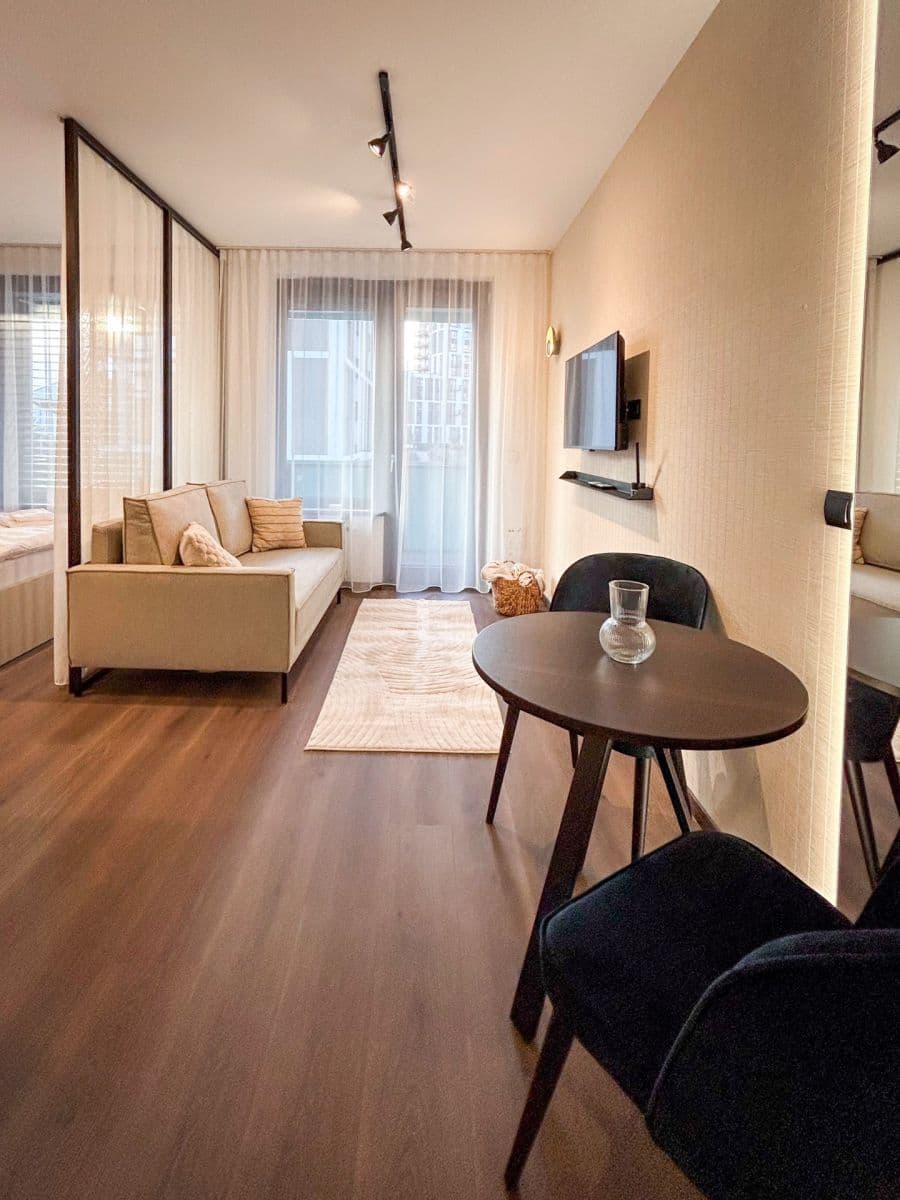 Pronájem bytu 1+kk 32 m², Olgy Havlové, Praha, Praha Pronájem bytu 1+kk 32 m², Olgy Havlové, Praha, Praha
