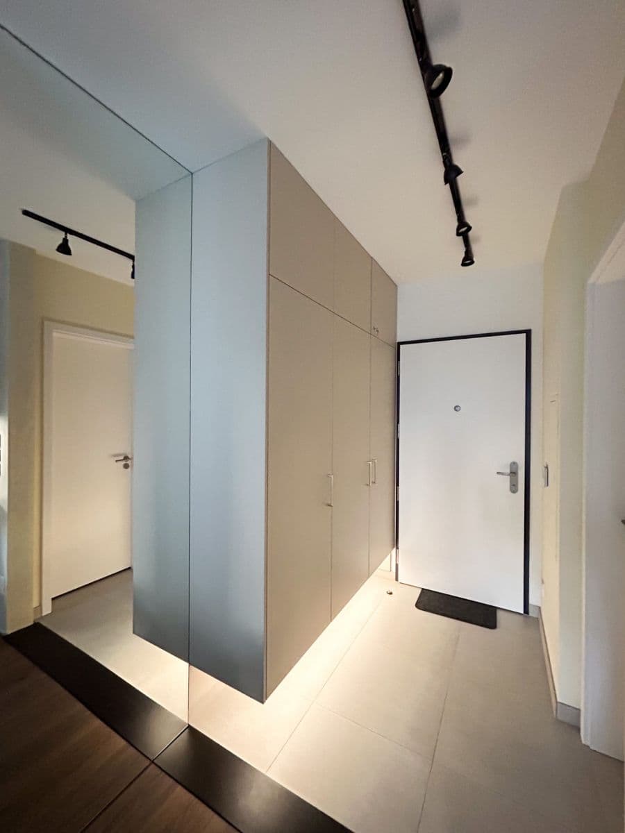Pronájem bytu 1+kk 32 m², Olgy Havlové, Praha, Praha Pronájem bytu 1+kk 32 m², Olgy Havlové, Praha, Praha