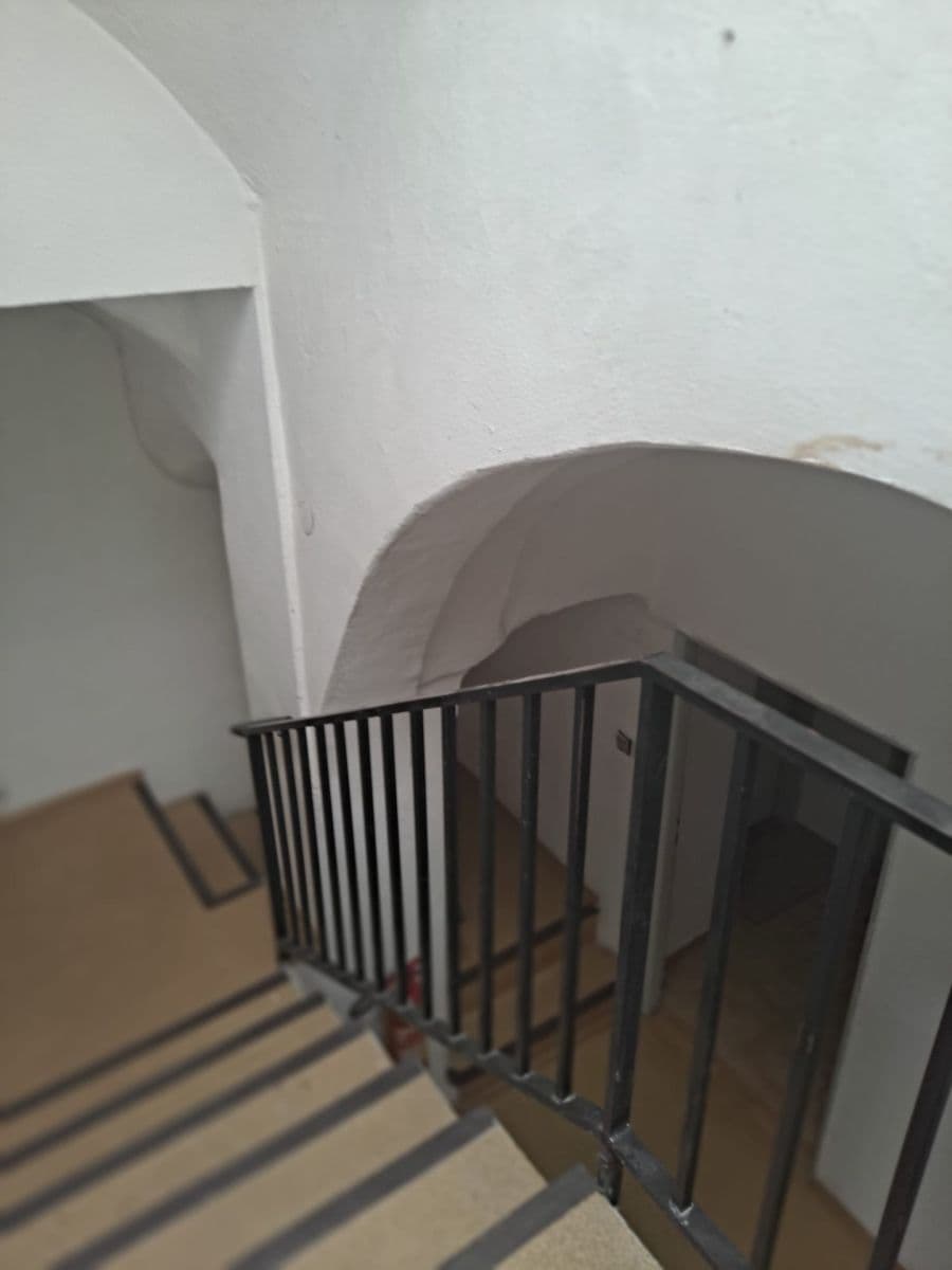 Pronájem bytu 1+kk 30 m², Husova, Třeboň, Jihočeský kraj Pronájem bytu 1+kk 30 m², Husova, Třeboň, Jihočeský kraj