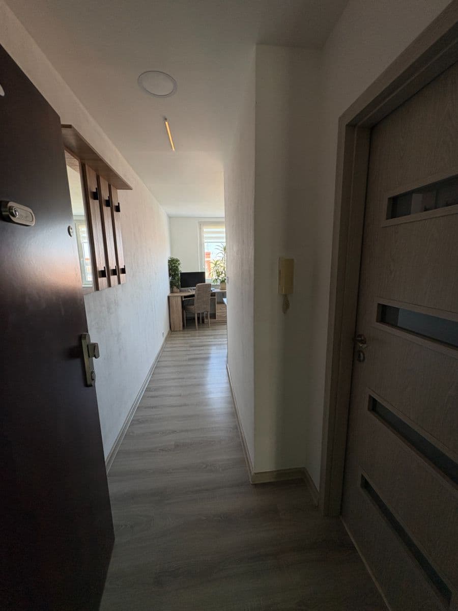 Pronájem bytu 1+1 40 m², Mládežnická, Jirkov, Ústecký kraj Pronájem bytu 1+1 40 m², Mládežnická, Jirkov, Ústecký kraj