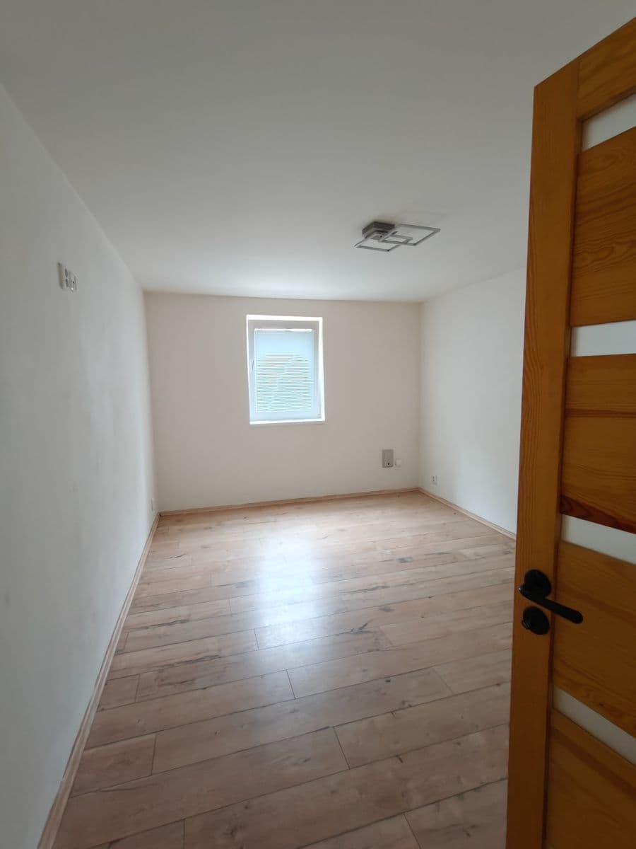 Pronájem bytu 3+kk 90 m², U Šamotky, Liberec, Liberecký kraj Pronájem bytu 3+kk 90 m², U Šamotky, Liberec, Liberecký kraj