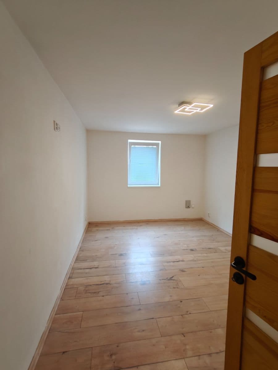 Pronájem bytu 3+kk 90 m², U Šamotky, Liberec, Liberecký kraj Pronájem bytu 3+kk 90 m², U Šamotky, Liberec, Liberecký kraj