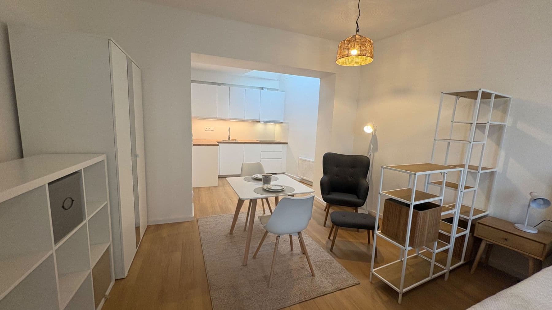 Pronájem bytu 1+kk 37 m², Národních hrdinů, Praha, Praha Pronájem bytu 1+kk 37 m², Národních hrdinů, Praha, Praha