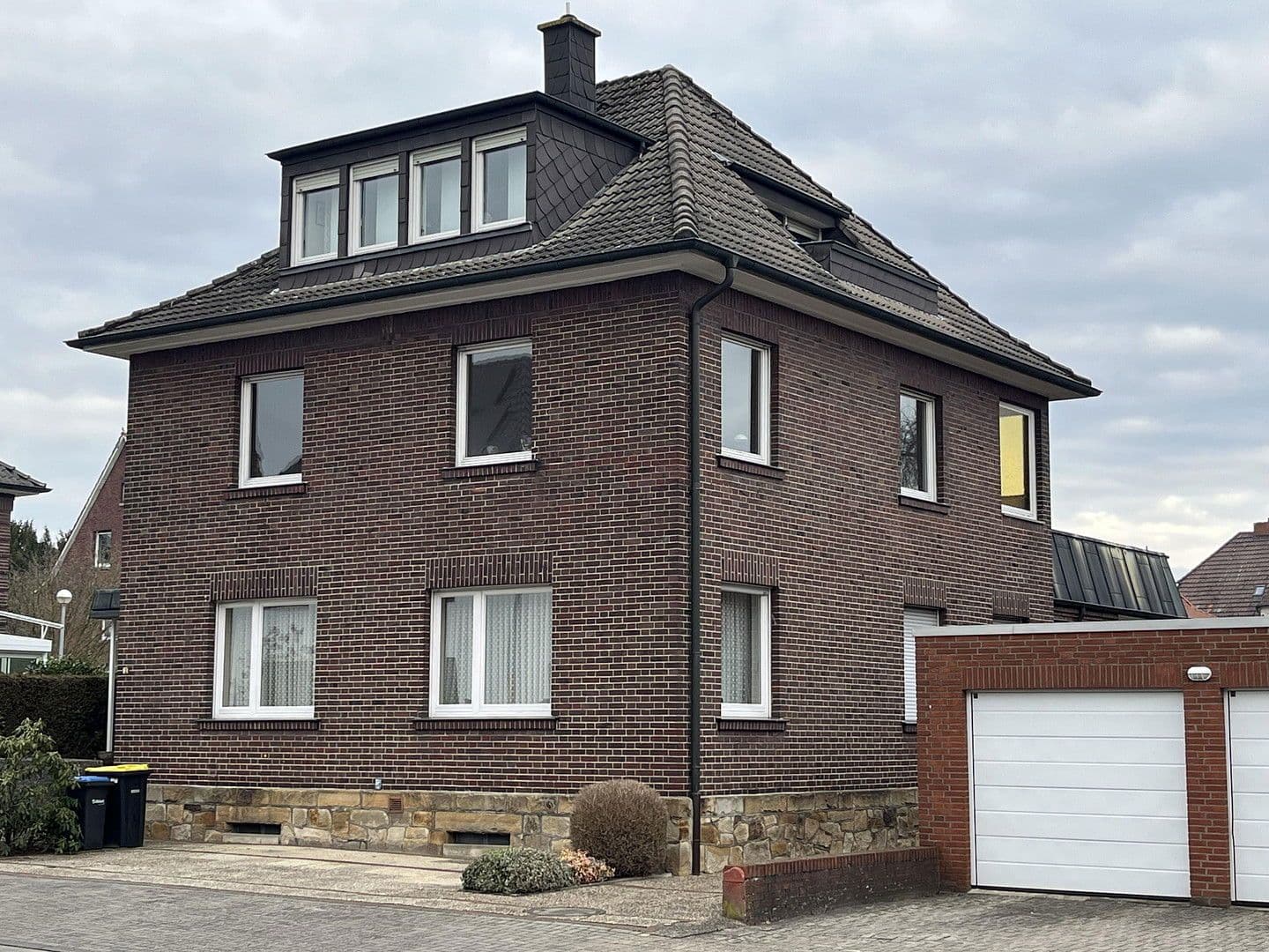 Prodej domu 230 m², pozemek 789 m², Greven, Severní Porýní-Vestfálsko Prodej domu 230 m², pozemek 789 m², Greven, Severní Porýní-Vestfálsko