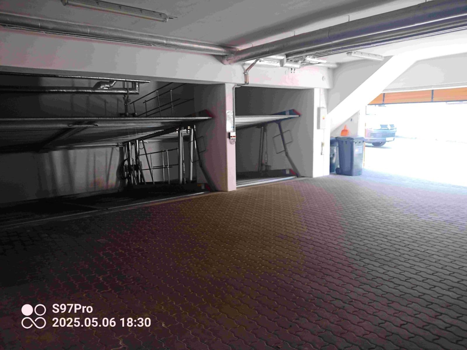 Pronájem garáže 10 m², Musílkova, Praha, Praha Pronájem garáže 10 m², Musílkova, Praha, Praha