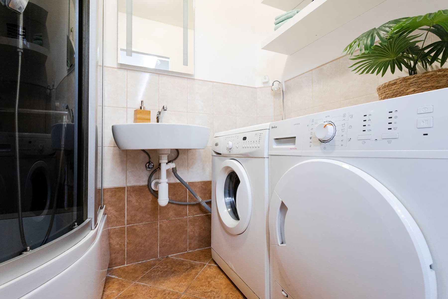 Prodej bytu 1+1 48 m², Finská, Praha, Praha Prodej bytu 1+1 48 m², Finská, Praha, Praha