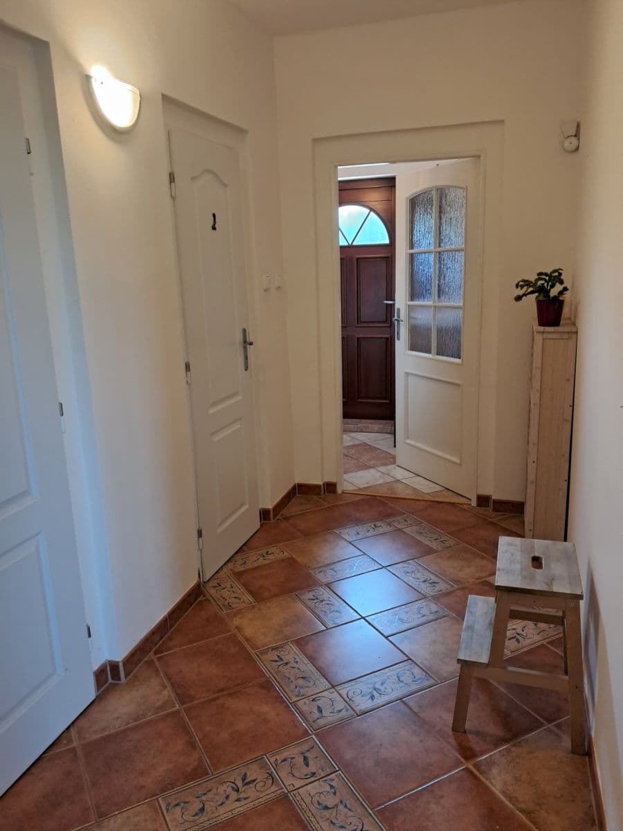 Pronájem domu 165 m², pozemek 341 m², Višňová, Nový Bor, Liberecký kraj Pronájem domu 165 m², pozemek 341 m², Višňová, Nový Bor, Liberecký kraj