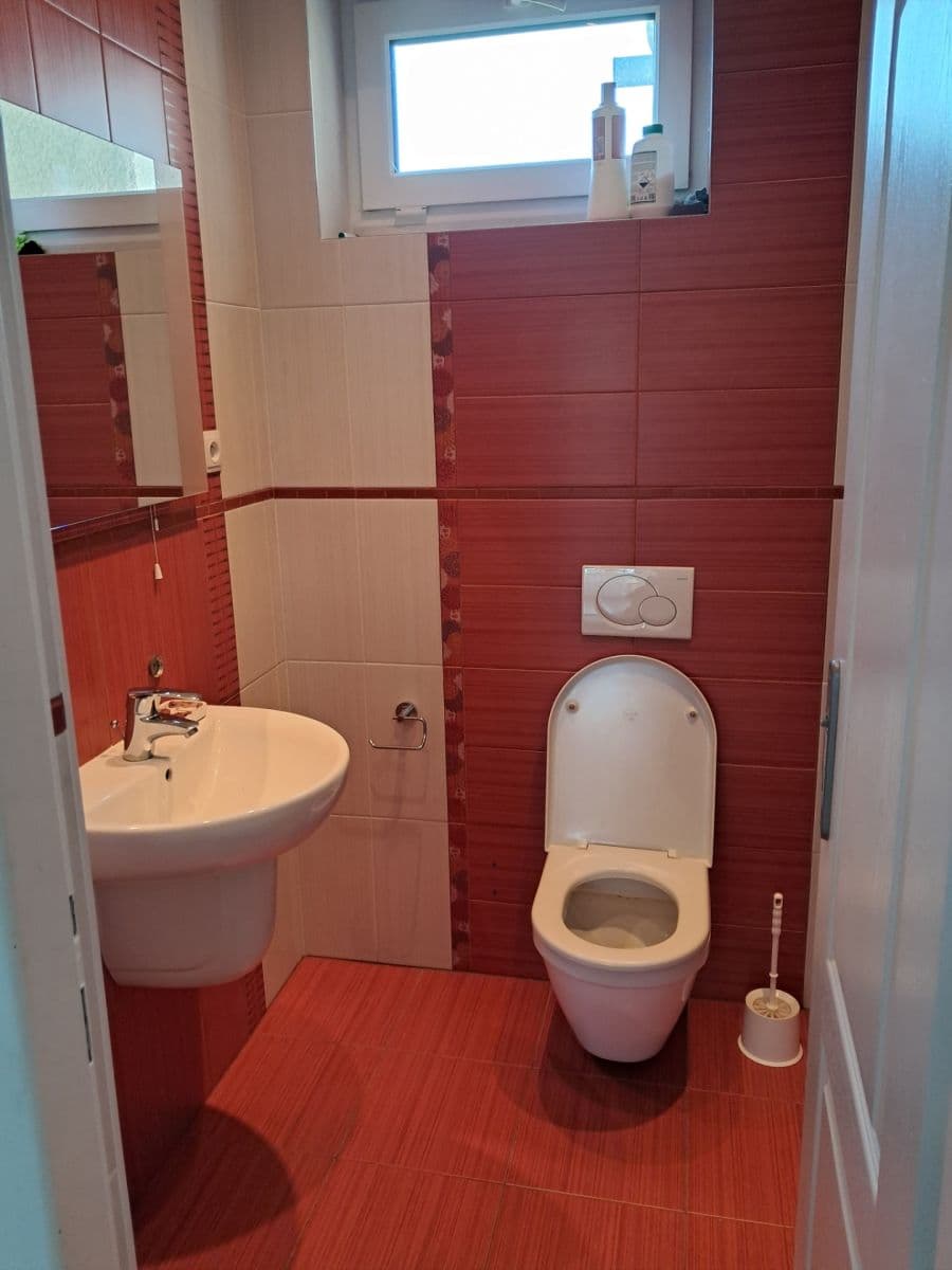 Pronájem domu 165 m², pozemek 341 m², Višňová, Nový Bor, Liberecký kraj Pronájem domu 165 m², pozemek 341 m², Višňová, Nový Bor, Liberecký kraj