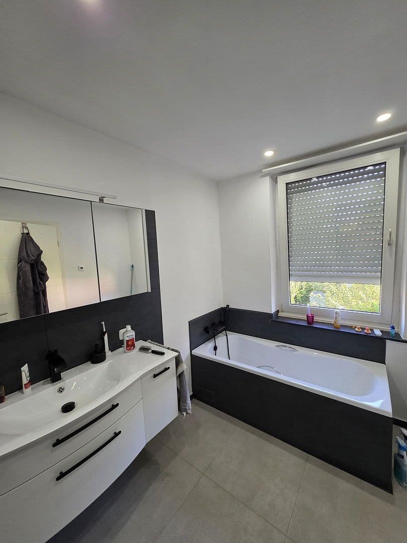 Prodej domu 310 m², pozemek 552 m², Süchtelner Straße 46, Viersen, Severní Porýní-Vestfálsko Prodej domu 310 m², pozemek 552 m², Süchtelner Straße 46, Viersen, Severní Porýní-Vestfálsko