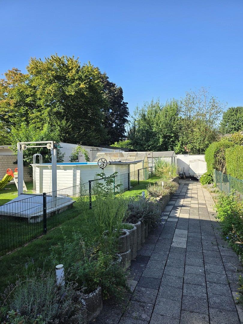 Prodej domu 310 m², pozemek 552 m², Süchtelner Straße 46, Viersen, Severní Porýní-Vestfálsko Prodej domu 310 m², pozemek 552 m², Süchtelner Straße 46, Viersen, Severní Porýní-Vestfálsko