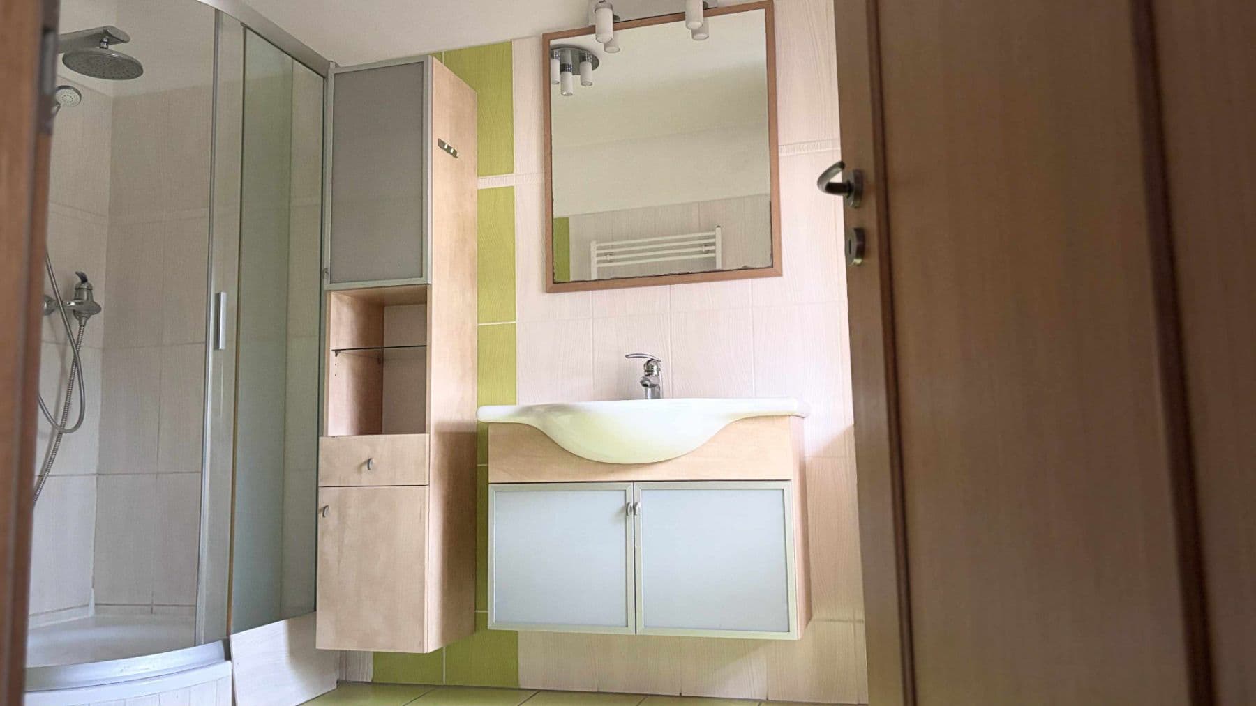 Prodej domu 222 m², pozemek 1.115 m², Oslov, Jihočeský kraj Prodej domu 222 m², pozemek 1.115 m², Oslov, Jihočeský kraj