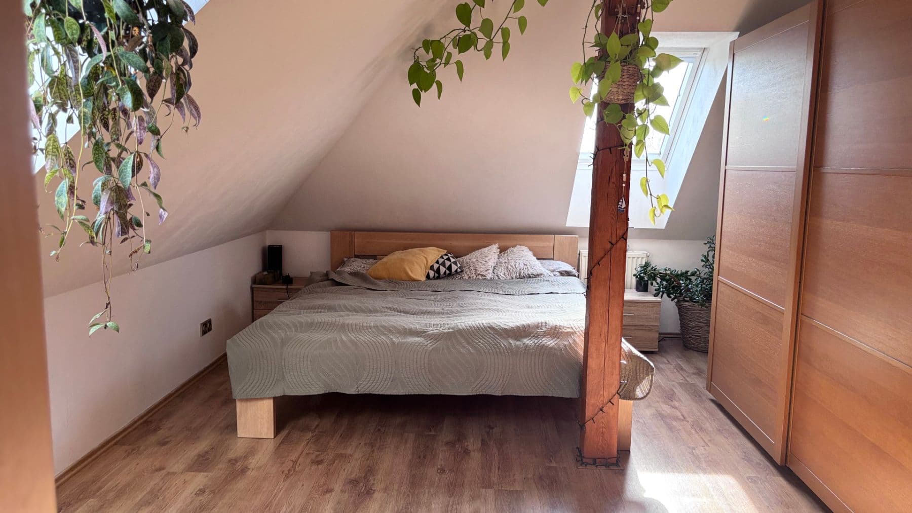 Prodej domu 222 m², pozemek 1.115 m², Oslov, Jihočeský kraj Prodej domu 222 m², pozemek 1.115 m², Oslov, Jihočeský kraj