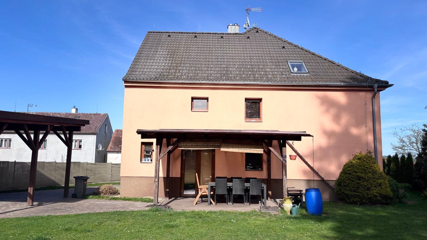 Prodej domu 222 m², pozemek 1.115 m², Oslov, Jihočeský kraj Prodej domu 222 m², pozemek 1.115 m², Oslov, Jihočeský kraj