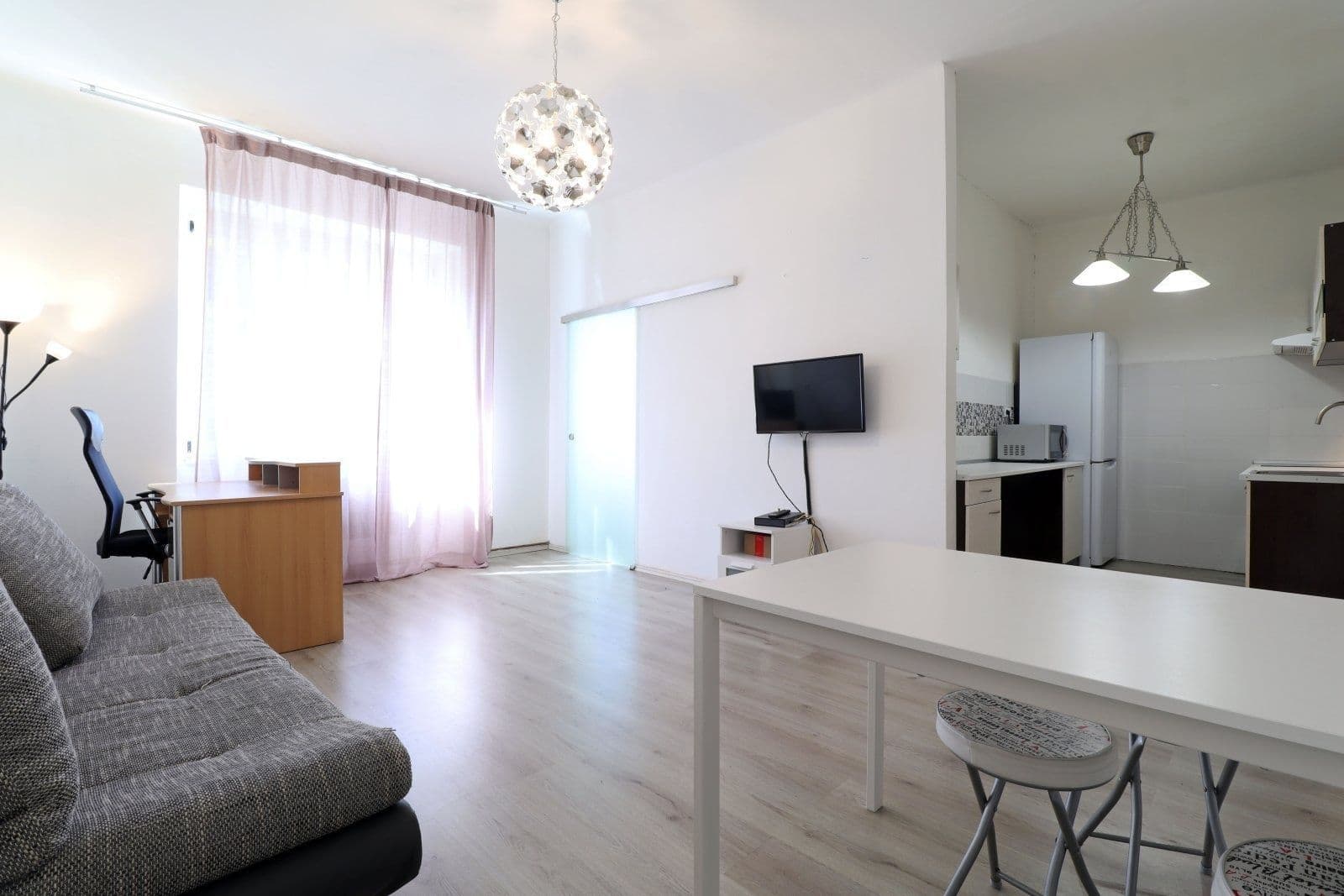 Pronájem bytu 2+kk 47 m², 5. května, Praha, Praha Pronájem bytu 2+kk 47 m², 5. května, Praha, Praha