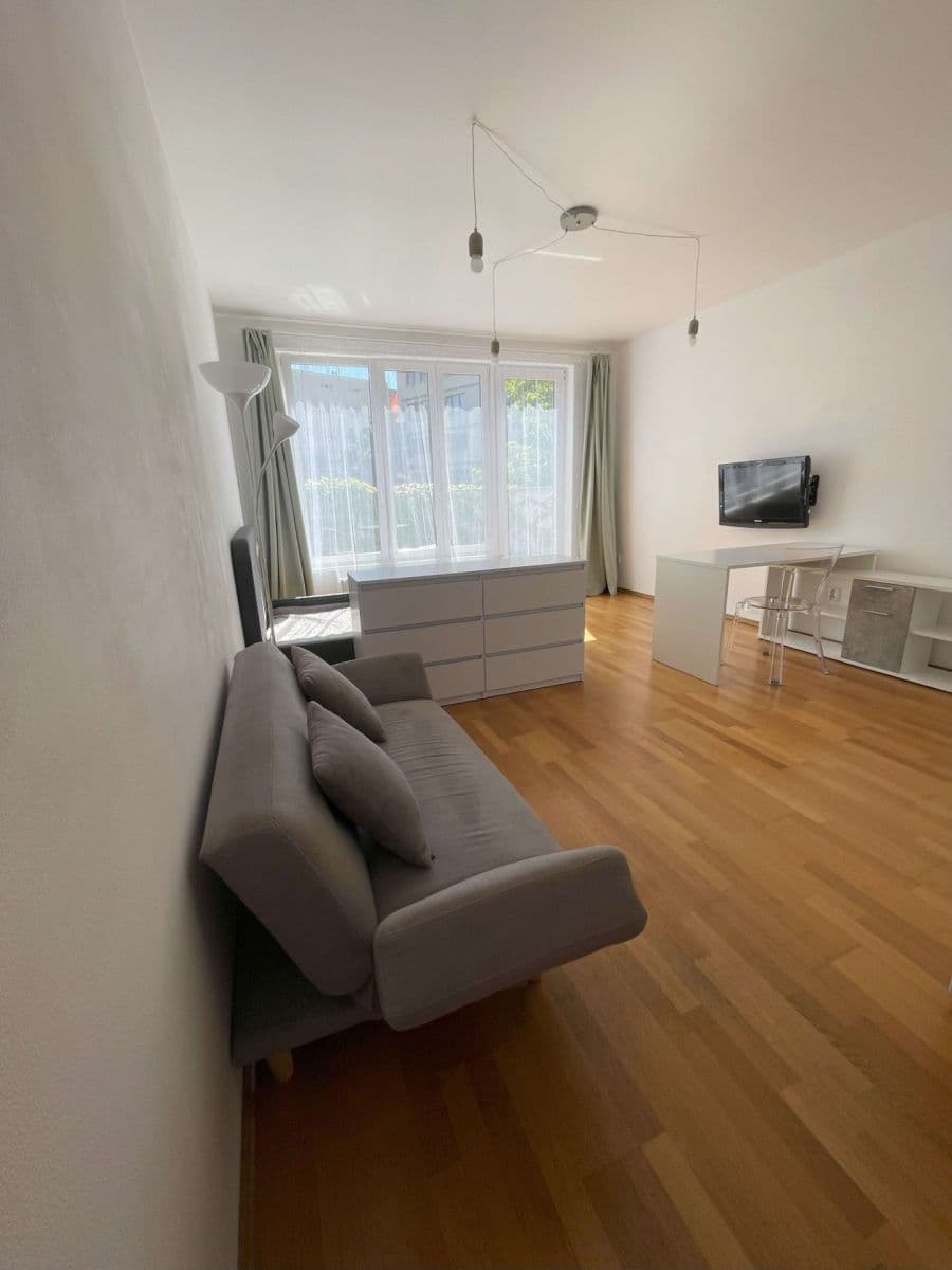 Pronájem bytu 1+kk 34 m², Počernická, Praha, Praha Pronájem bytu 1+kk 34 m², Počernická, Praha, Praha
