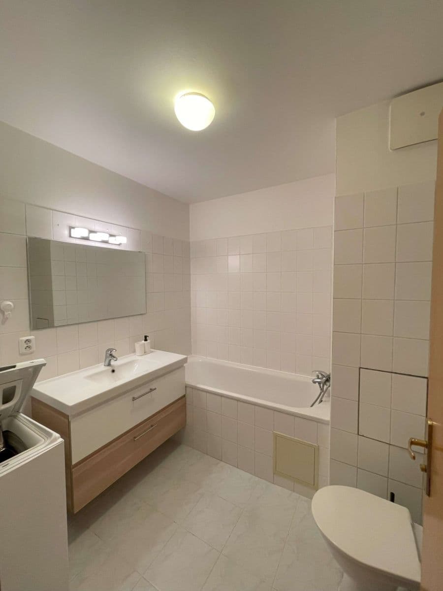 Pronájem bytu 1+kk 34 m², Počernická, Praha, Praha Pronájem bytu 1+kk 34 m², Počernická, Praha, Praha