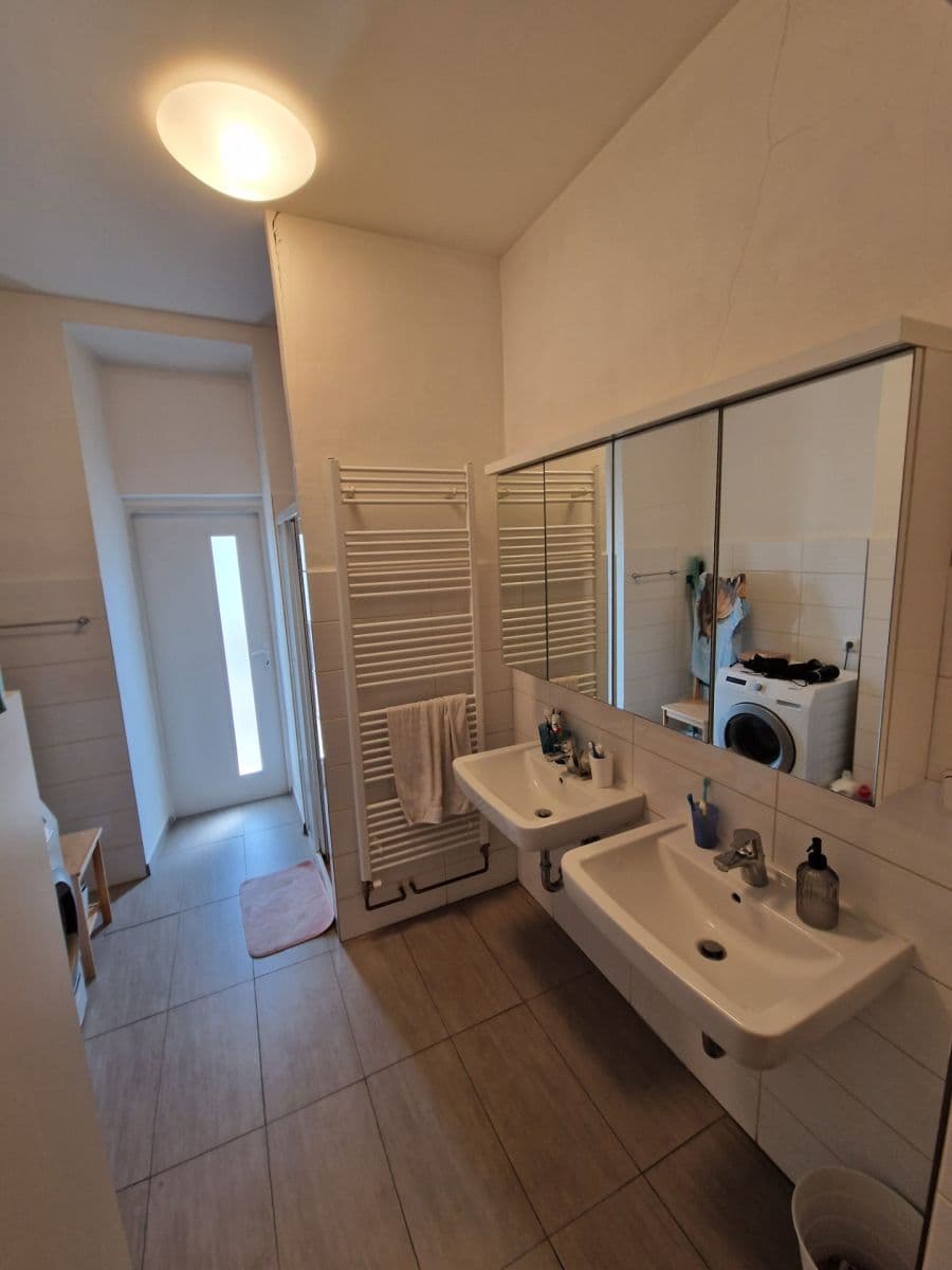 Pronájem bytu 4+1 160 m², Střední, Brno, Jihomoravský kraj Pronájem bytu 4+1 160 m², Střední, Brno, Jihomoravský kraj