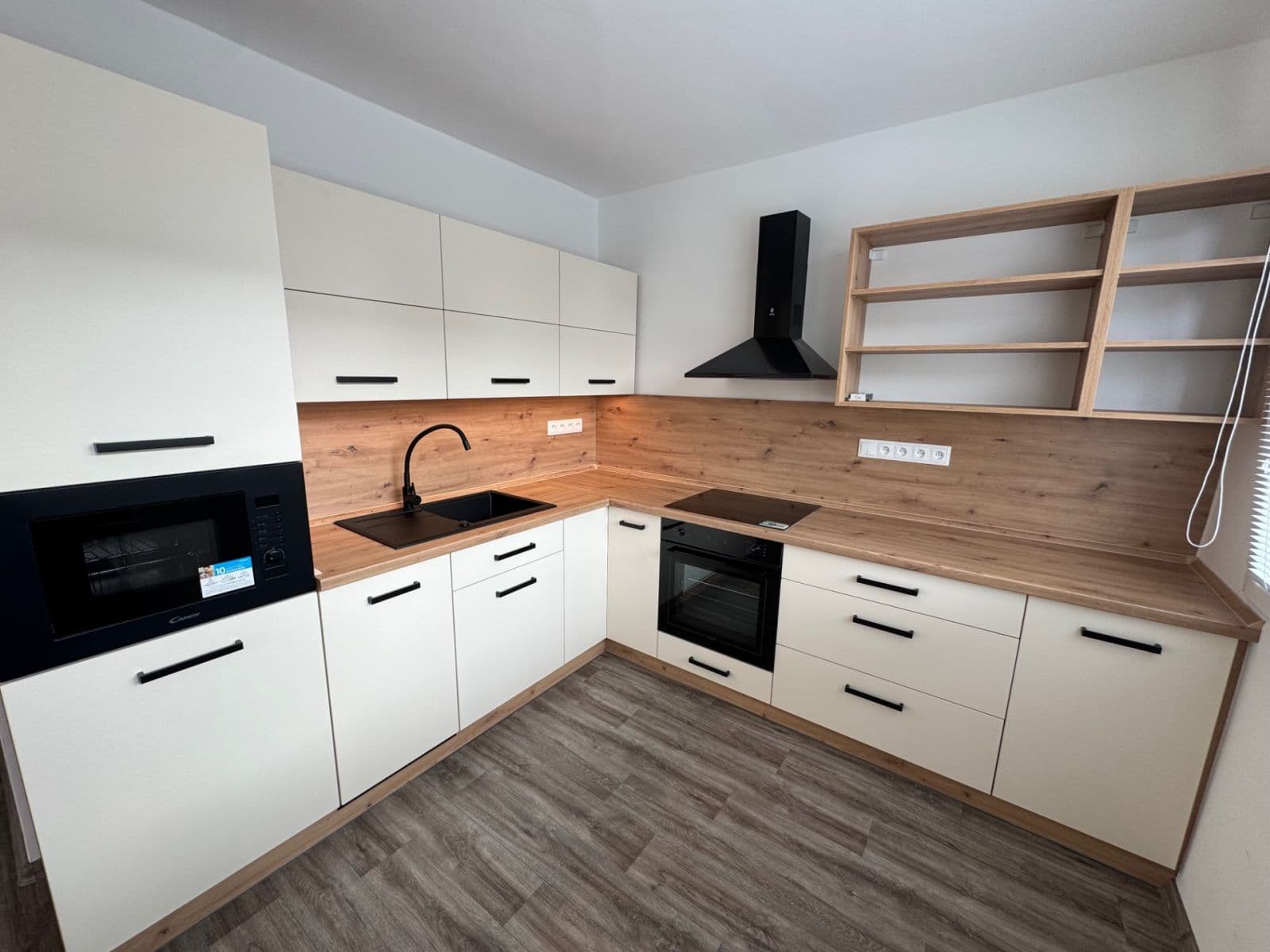 Pronájem bytu 2+kk 41 m², Nová Pražská, Benešov, Středočeský kraj Pronájem bytu 2+kk 41 m², Nová Pražská, Benešov, Středočeský kraj
