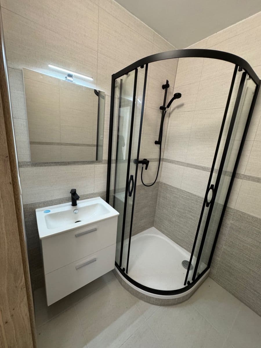 Pronájem bytu 2+kk 41 m², Nová Pražská, Benešov, Středočeský kraj Pronájem bytu 2+kk 41 m², Nová Pražská, Benešov, Středočeský kraj