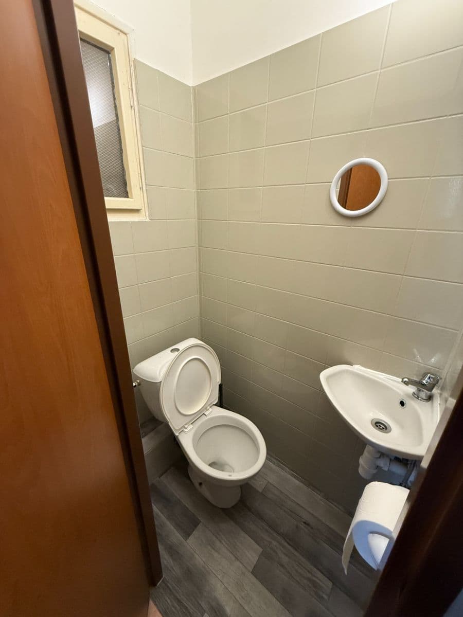 Pronájem bytu 2+1 43 m², U Svépomoci, Praha, Praha Pronájem bytu 2+1 43 m², U Svépomoci, Praha, Praha