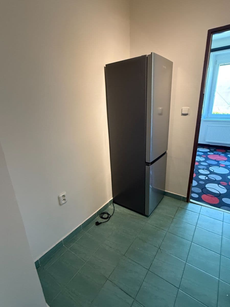 Pronájem bytu 2+1 43 m², U Svépomoci, Praha, Praha Pronájem bytu 2+1 43 m², U Svépomoci, Praha, Praha