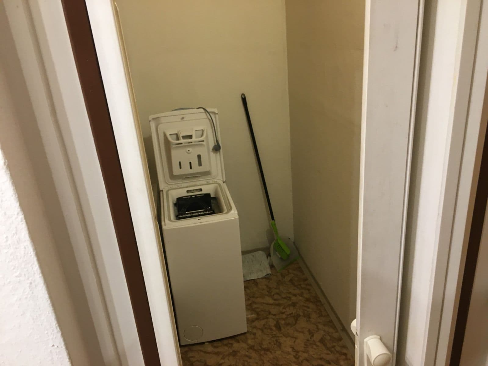 Pronájem bytu 1+kk 30 m², Jana Masaryka, Hradec Králové, Královéhradecký kraj Pronájem bytu 1+kk 30 m², Jana Masaryka, Hradec Králové, Královéhradecký kraj