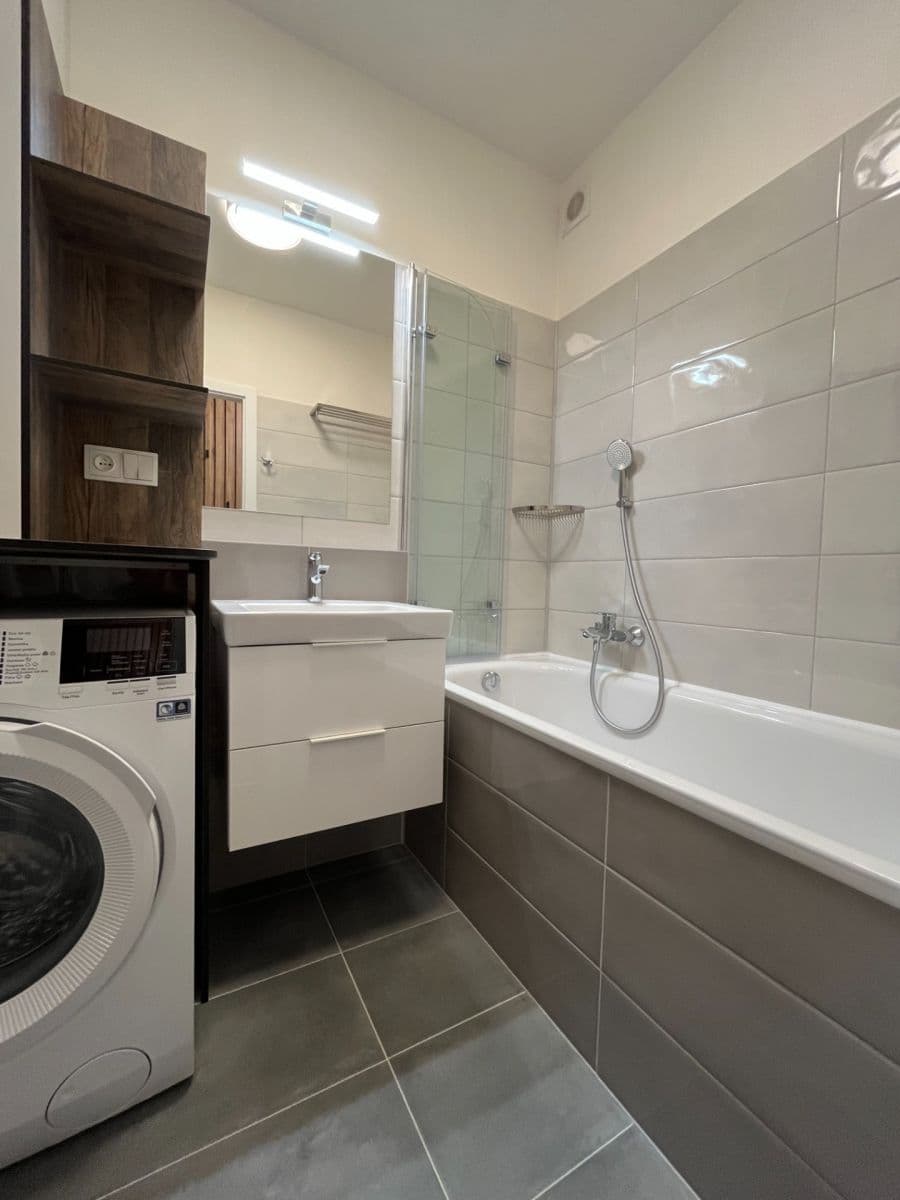 Pronájem bytu 2+kk 40 m², Tlustého, Praha, Praha Pronájem bytu 2+kk 40 m², Tlustého, Praha, Praha