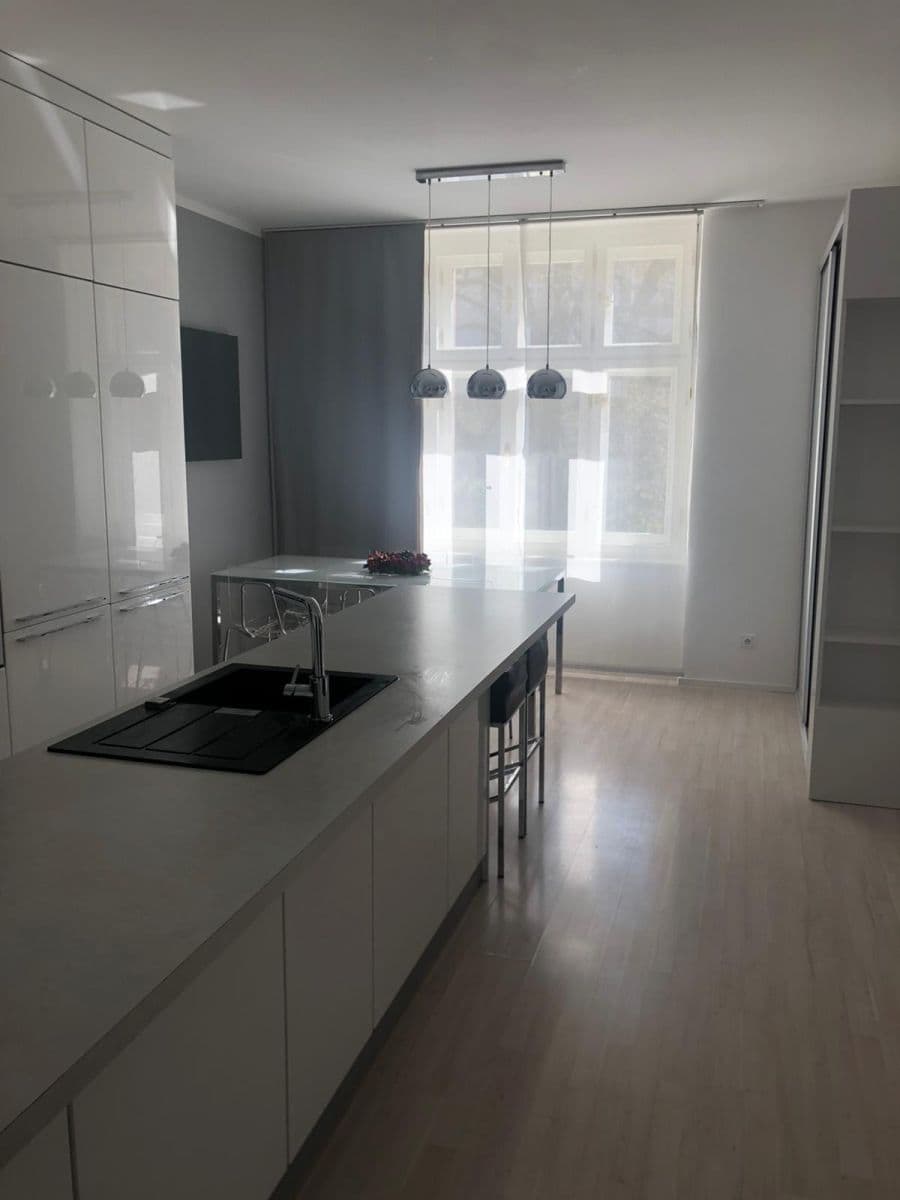 Pronájem bytu 3+kk 106 m², třída Karla IV., Hradec Králové, Královéhradecký kraj Pronájem bytu 3+kk 106 m², třída Karla IV., Hradec Králové, Královéhradecký kraj
