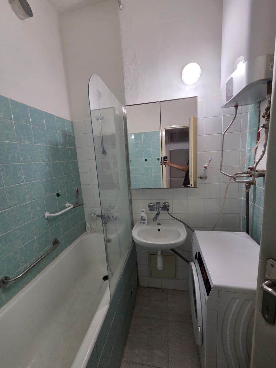 Pronájem bytu 2+1 55 m², Bělohorská, Praha, Praha Pronájem bytu 2+1 55 m², Bělohorská, Praha, Praha