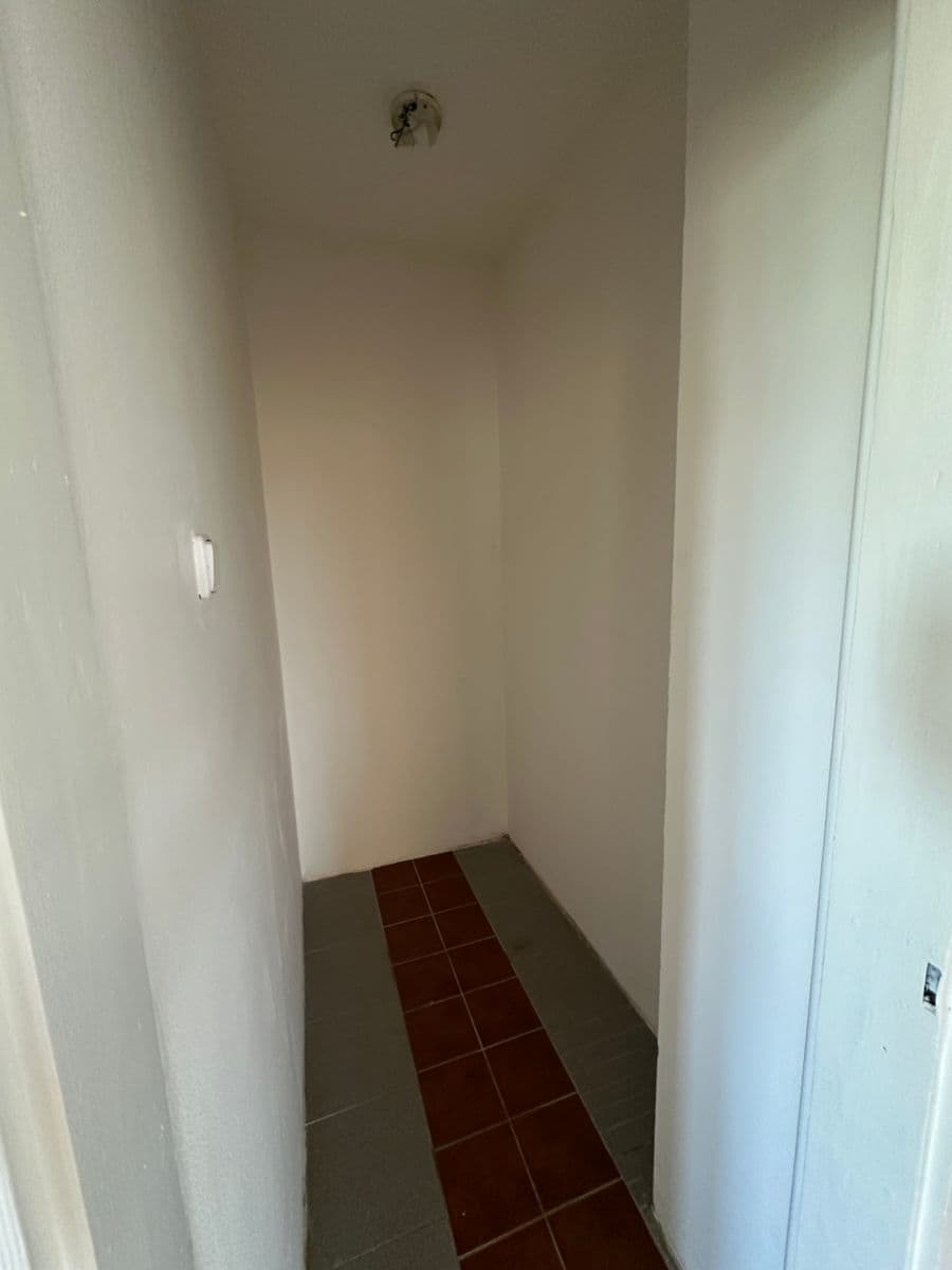 Pronájem bytu 3+1 83 m², Pod Labuťkou, Praha, Praha Pronájem bytu 3+1 83 m², Pod Labuťkou, Praha, Praha