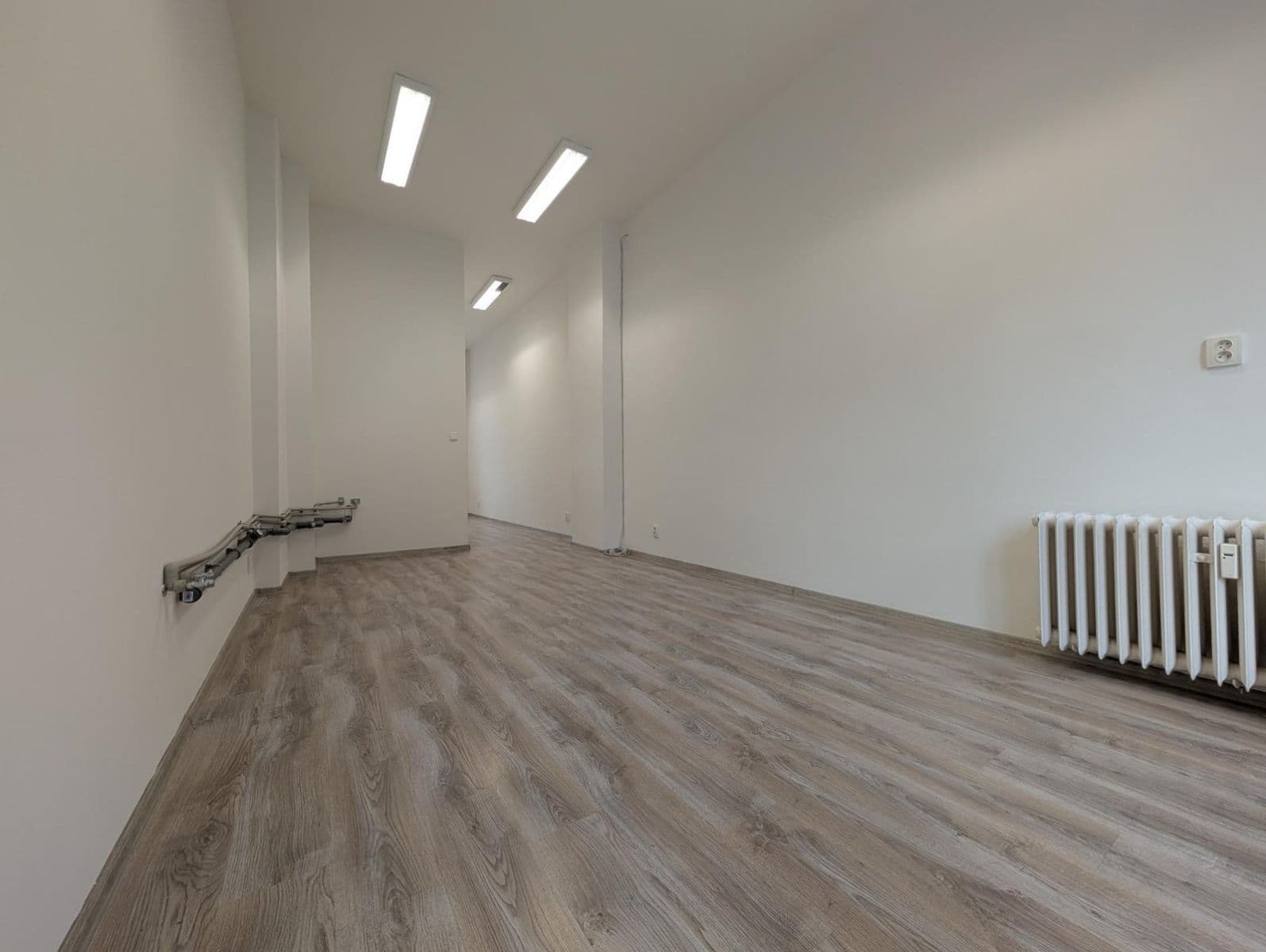 Pronájem nebytového prostoru 35 m², tř. Osvobození, Karviná, Moravskoslezský kraj Pronájem nebytového prostoru 35 m², tř. Osvobození, Karviná, Moravskoslezský kraj