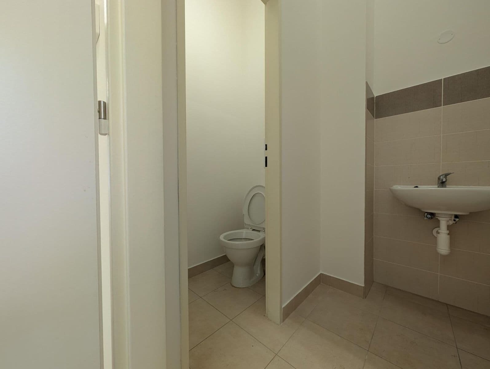 Pronájem nebytového prostoru 35 m², tř. Osvobození, Karviná, Moravskoslezský kraj Pronájem nebytového prostoru 35 m², tř. Osvobození, Karviná, Moravskoslezský kraj