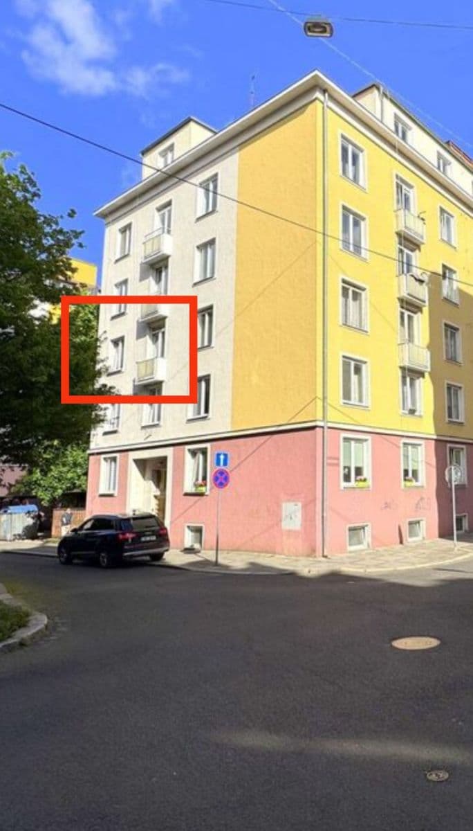 Prodej bytu 2+1 56 m², K. Čapka, Karlovy Vary, Karlovarský kraj Prodej bytu 2+1 56 m², K. Čapka, Karlovy Vary, Karlovarský kraj