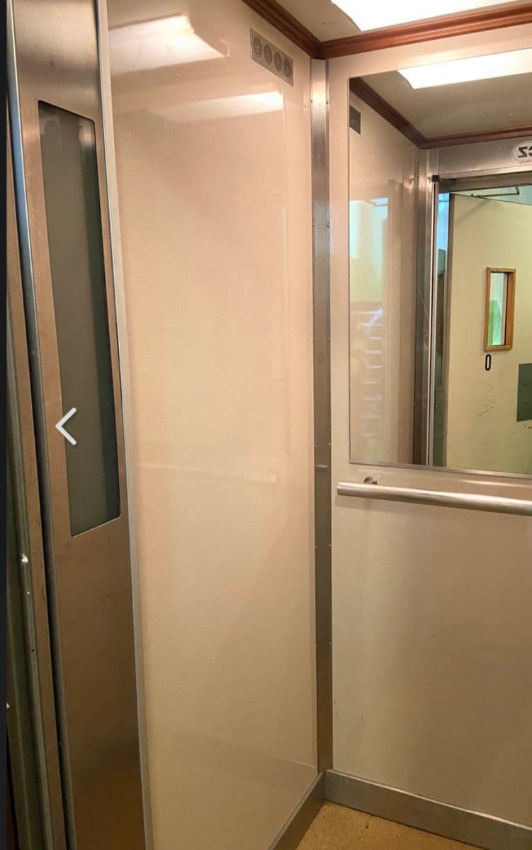 Prodej bytu 2+1 56 m², K. Čapka, Karlovy Vary, Karlovarský kraj Prodej bytu 2+1 56 m², K. Čapka, Karlovy Vary, Karlovarský kraj