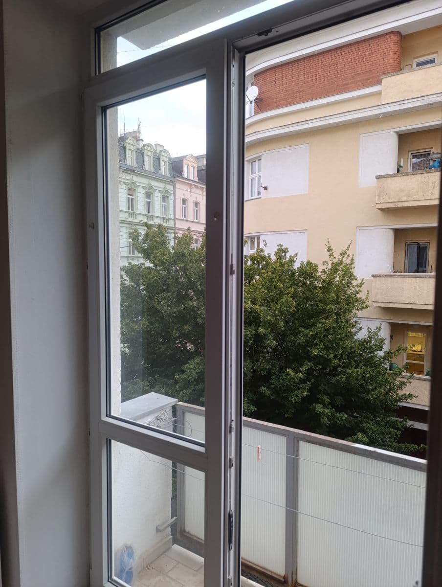 Prodej bytu 2+1 56 m², K. Čapka, Karlovy Vary, Karlovarský kraj Prodej bytu 2+1 56 m², K. Čapka, Karlovy Vary, Karlovarský kraj