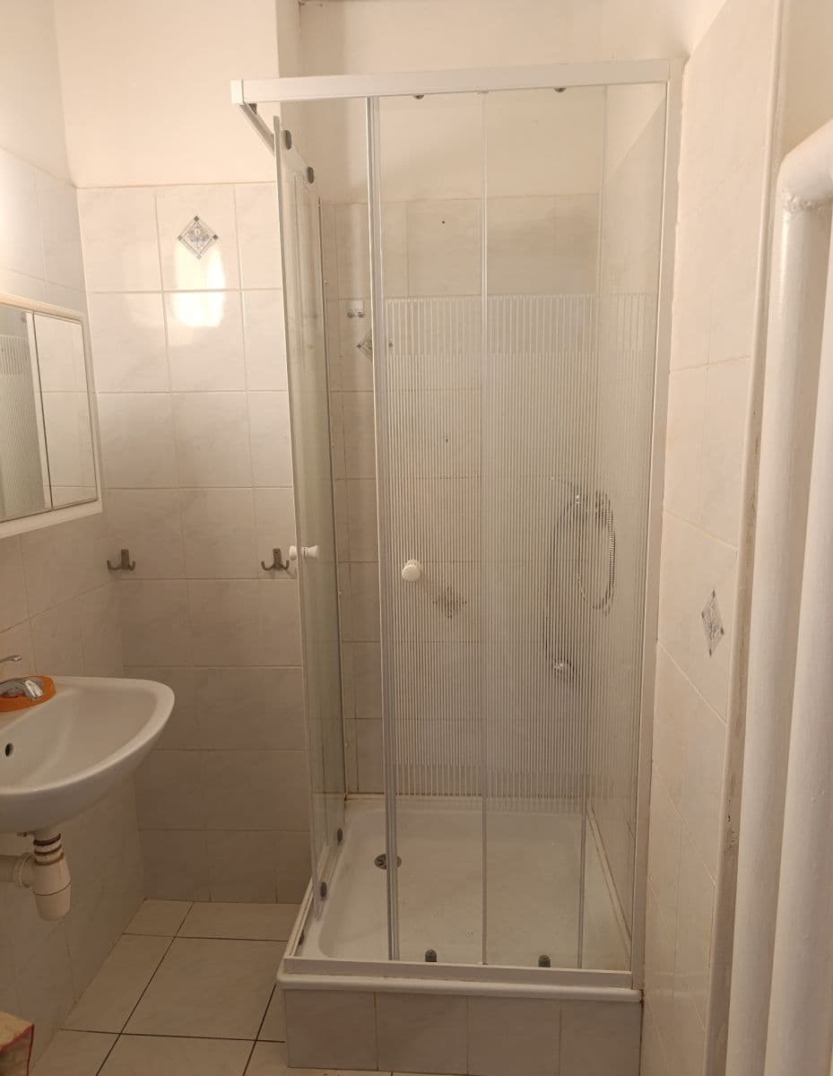 Prodej bytu 2+1 56 m², K. Čapka, Karlovy Vary, Karlovarský kraj Prodej bytu 2+1 56 m², K. Čapka, Karlovy Vary, Karlovarský kraj