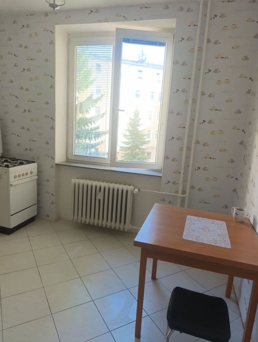 Prodej bytu 2+1 56 m², K. Čapka, Karlovy Vary, Karlovarský kraj Prodej bytu 2+1 56 m², K. Čapka, Karlovy Vary, Karlovarský kraj