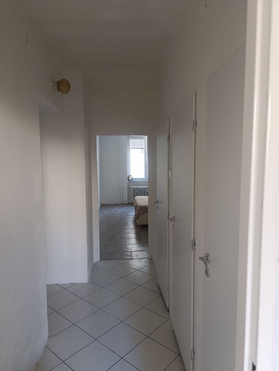 Prodej bytu 2+1 56 m², K. Čapka, Karlovy Vary, Karlovarský kraj Prodej bytu 2+1 56 m², K. Čapka, Karlovy Vary, Karlovarský kraj