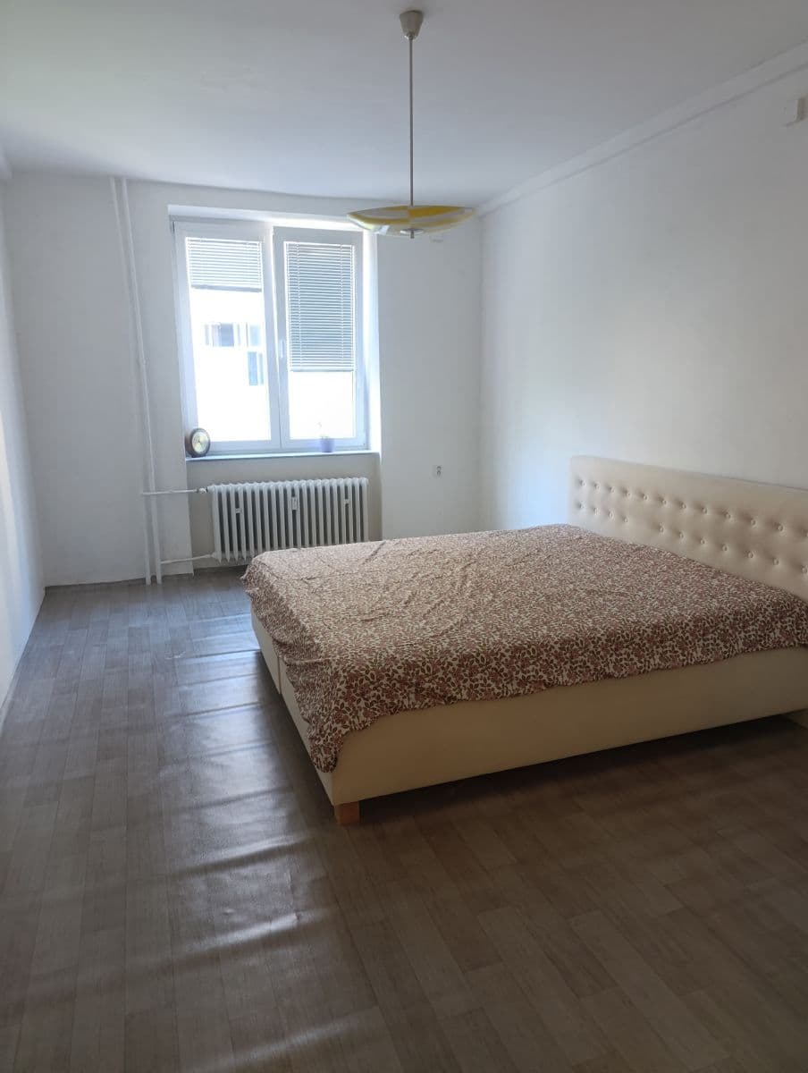 Prodej bytu 2+1 56 m², K. Čapka, Karlovy Vary, Karlovarský kraj Prodej bytu 2+1 56 m², K. Čapka, Karlovy Vary, Karlovarský kraj