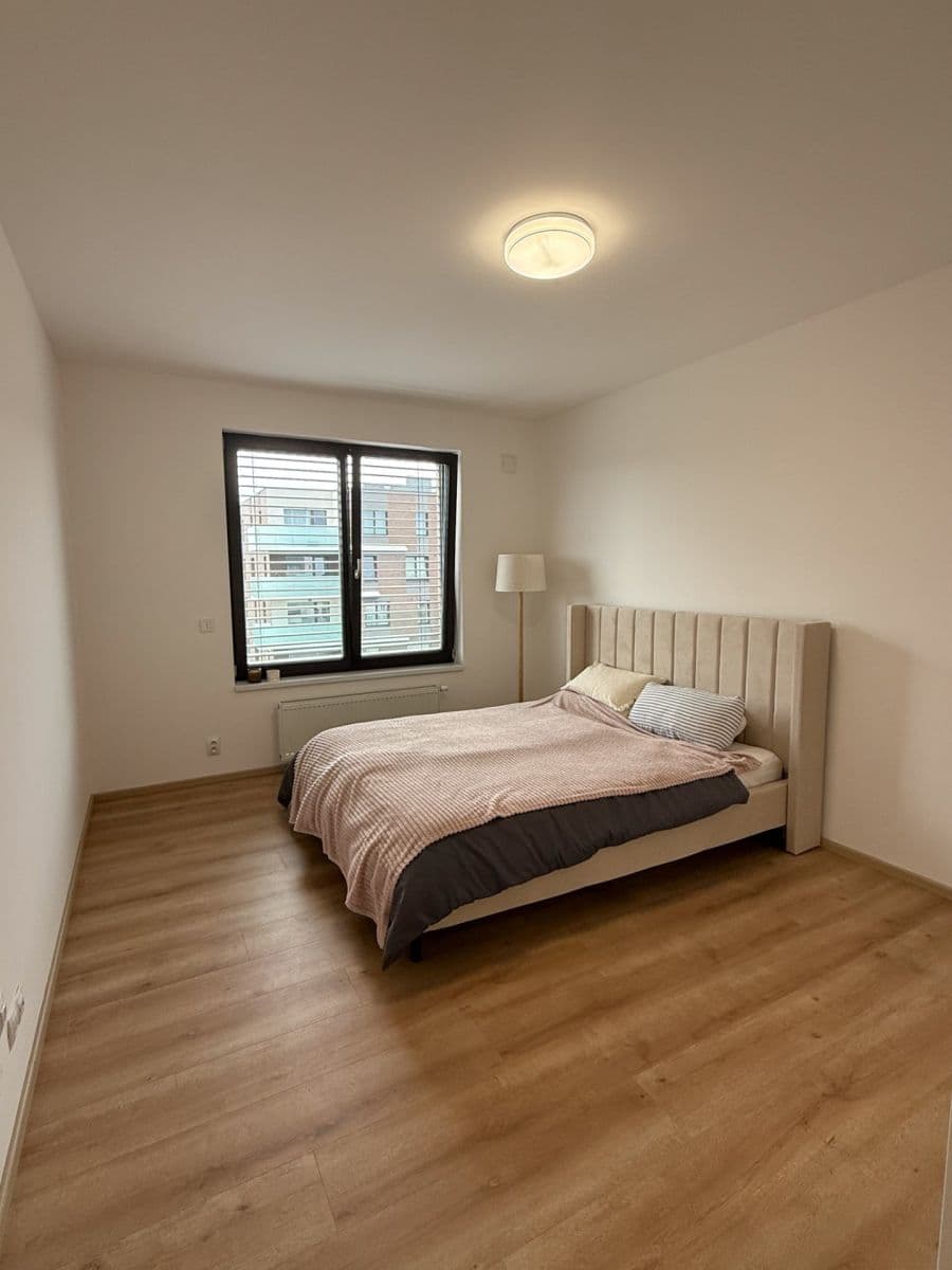 Pronájem bytu 3+kk 85 m², Nekvasilova, Praha, Praha Pronájem bytu 3+kk 85 m², Nekvasilova, Praha, Praha