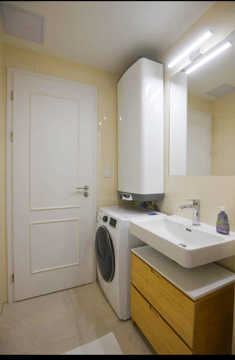 Prodej bytu 1+kk 40 m², Ječná, Praha, Praha Prodej bytu 1+kk 40 m², Ječná, Praha, Praha