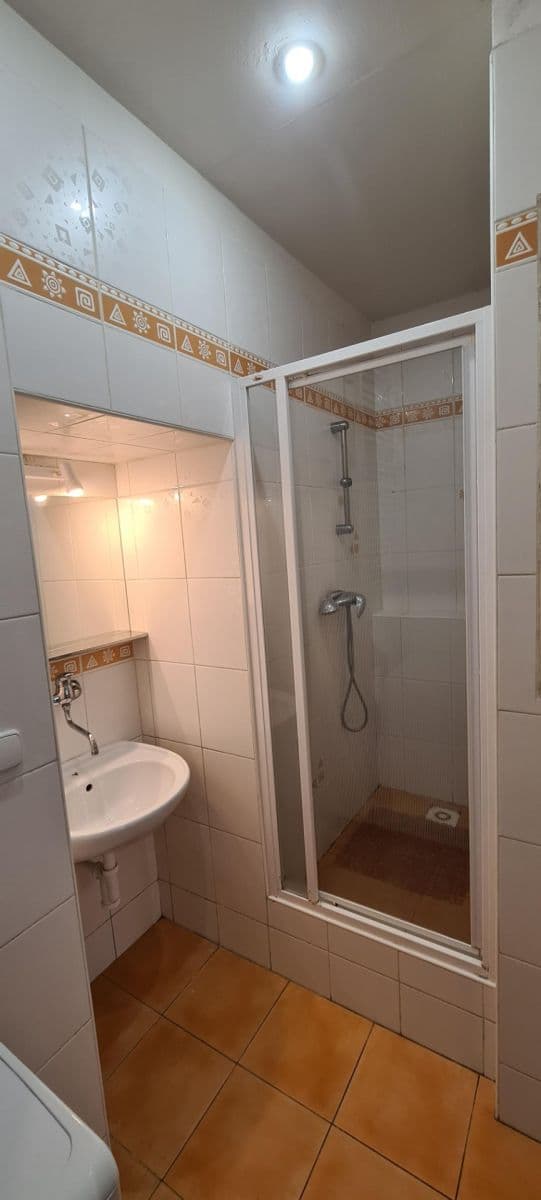 Pronájem bytu 2+kk 48 m², Pod Pramenem, Praha, Praha Pronájem bytu 2+kk 48 m², Pod Pramenem, Praha, Praha